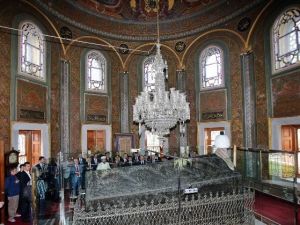 Kadir Topbaş’tan, Fatih Sultan Mehmet Han’ın Türbesine Ziyaret