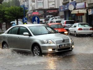 Aydınlılar Yağışa Hazırlıksız Yakalandı