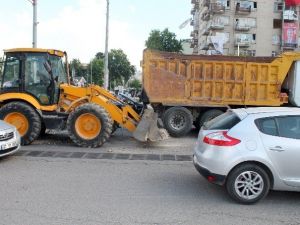 Adıyaman’da İş Makineleri Çarpıştı