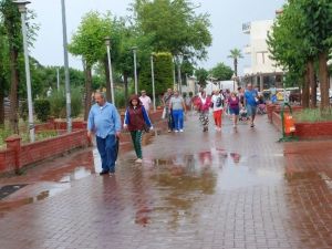 Didim’de Tatilcilere Yağmur Şoku