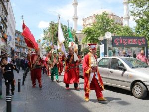 Bayrampaşa’da İstanbul’un Fethi Mehteran Gösterisiyle Kutlandı