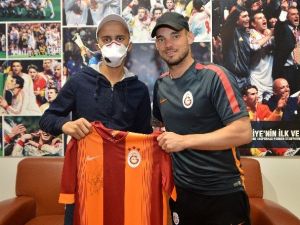 Galatasaraylı Genç Taraftarın Hayali Gerçek Oldu