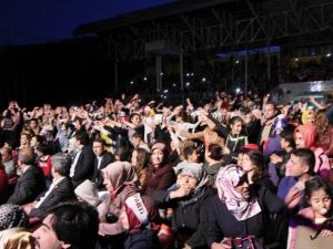 Mustafa Ceceli Bayburt’u Coşturdu