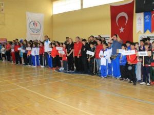 Badminton Küçükler Türkiye Şampiyonası Karaman’da Başladı