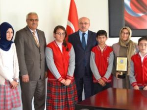 Sanatçı Öğrencilere Ödül