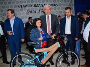 Kütahya’da ’Kitap Okuma Yarışması’nın Ödülleri Sahiplerini Buldu