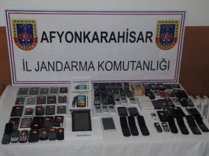 Jandarmadan Kaçak Cep Telefonu Operasyonu