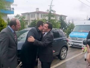 Mihalıççık Belediyesi’ne Çöp Kamyonu Ve Vidanjör Hibesi