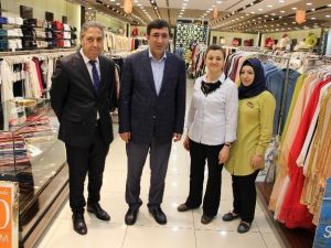 Bakan Yılmaz Ninova Park’ta Resim Sergisinin Açılışını Yaptı