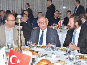 Bakan Avcı, Genç İş Adamları İle Bir Araya Geldi