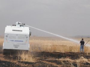 Buğday Tarlasındaki Yangına TOMA Müdahale Etti