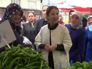 Bakan İslam, Belde Pazarında Alışveriş Yaptı