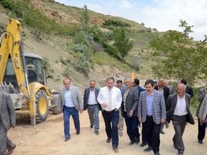 Başkan Çakır Darende’de İncelemelerde Bulundu