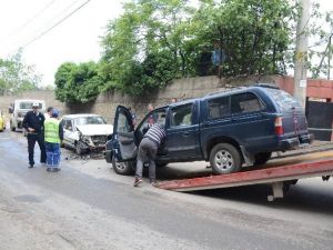 Zonguldak’ta İki Araç Kafa Kafaya Çarpıştı: 3 Yaralı