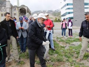 Enerji Bakanı Yıldız, Erciyes’te Temizlik Etkinliğine Katıldı