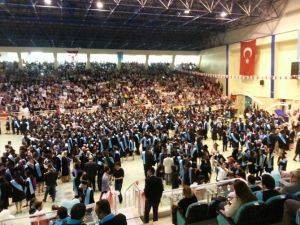 Fen Edebiyat Fakültesinde Mezuniyet Heyecanı