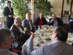 Sekmen, Büyükelçilerle Kahvaltıda Biraraya Geldi