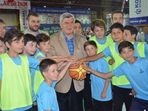 Kocaeli Spor Okulları Ligi Ve Şenliği Başladı