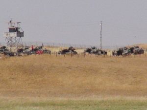 Nusaybin Sınırda Askeri Tatbikat Yapıldı