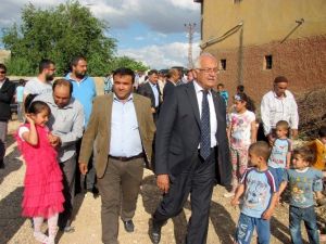 Milletvekili Erdoğan Katıldığı Düğünde Halay Çekti