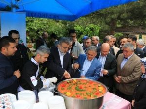 İbrahim Tennuri Hazretleri Anıldı, Hisarcık Fatih Parkı “Pilav Şenliği”