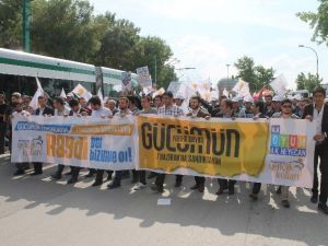 Başbakan Davutoğlu’na Gençlik Yürüyüşü İle Destek