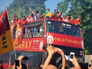 Galatasaray Kafilesi Stadyuma Hareket Etti