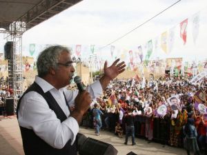 Hdp Mardin Milletvekili Adayları Midyat’ta Miting Düzenledi