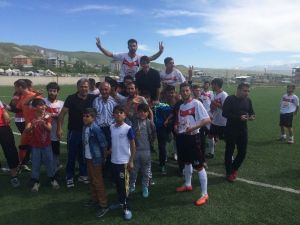 Van’da Amatör Maçta Hakeme Çirkin Saldırı