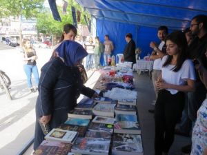 Muhsine Kahraman’dan Sokak Hayvanları Kermesine Ziyaret