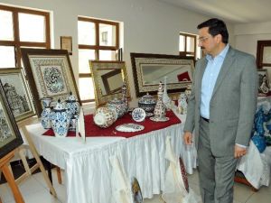Çini Seramik Ve Yağlı Boya Sergisi’nin Açılışını Başkan AK Yaptı