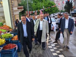 Başkan Gümrükçüoğlu Çukurçayır Mahallesini Ziyaret Etti
