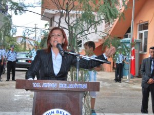Aydın Belediyesi İki Köye Bayrak Direği Diktirdi