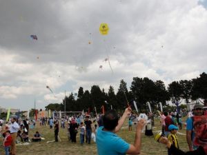 Binlerce Uçurtma Gökyüzünü Süsledi