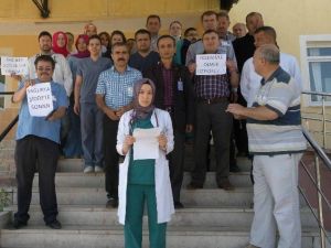 Sağlık Çalışanları Öldürülen Doktor İçin İş Bıraktı