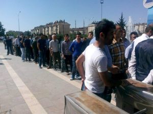 Müteahhit Firma İşçileri Değiştirmek İstiyor