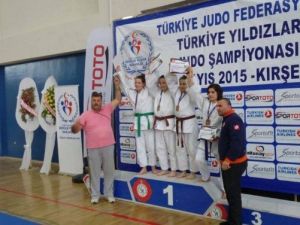 Yunusemre Belediyespor Judo’da Türkiye Şampiyonu Oldu