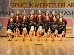 Altındağlı Çocuklar Halaya Durdu