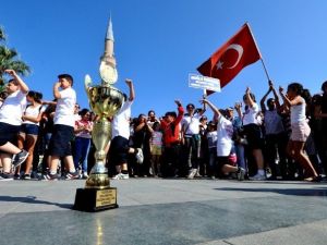 Türkiye Birincisi Oldular Coşkuyla Karşılandılar