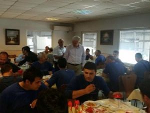 Zafer Teber İşçilerle Yemek Yedi