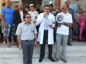 Burhaniye’de Sağlık Çalışanlarından Dr.kamil Furtun Katledilmesine Tepki