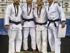 Büyükşehirli Bekir Özlü, Romanya’dan Altınla Döndü