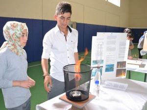Öğrencilerden TÜBİTAK Sergisi