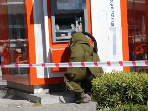 Bankamatik Önünde Bomba Paniği