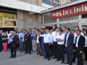 Bitlis’teki Sağlık Çalışanları 15 Dakka İş Bıraktı
