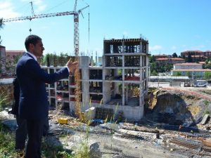 AK Parti Heyeti Hastane İnşaatını İnceledi