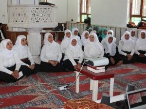 Manyas’taki Roman Bayanlar Hatim Dualarını Yaptılar