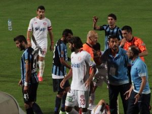 Adana Demirspor-antalyaspor Maçında Futbolcular Kavga Etti