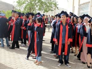 Savur Nuri Cıngıllıoğlu Anadolu Lisesi’nde Mezuniyet Sevinci