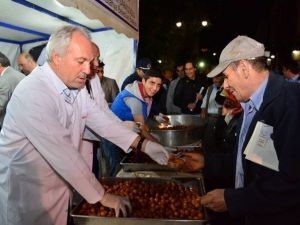 Kütahya Belediyesi’nden Halka Lokma İkramı
